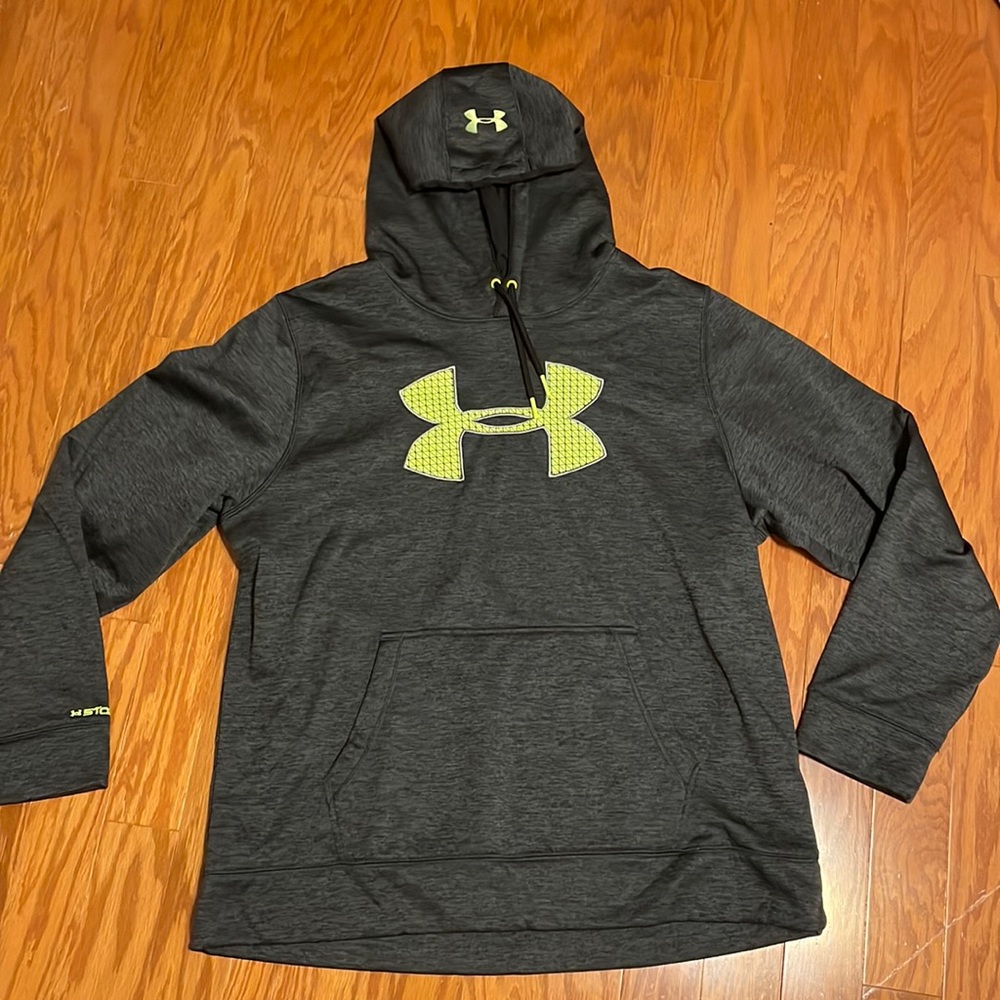 Like new UA Men’s STORM Hoodie XL